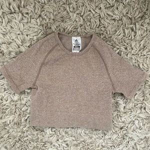 Lilias Active Ribbed Knit Cropped Tee